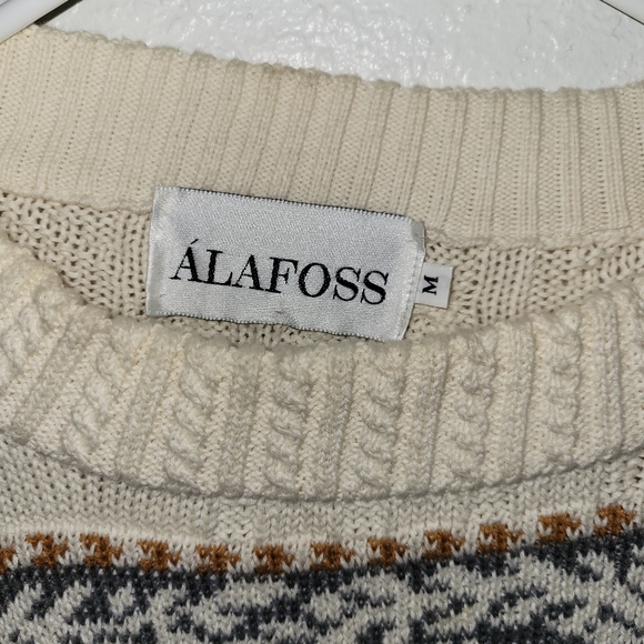 Medium Alafoss sweater - Picture 2 of 2